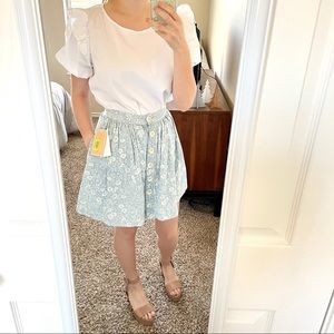 NWT Cooper Key Pocket Chambray Floral Skirt